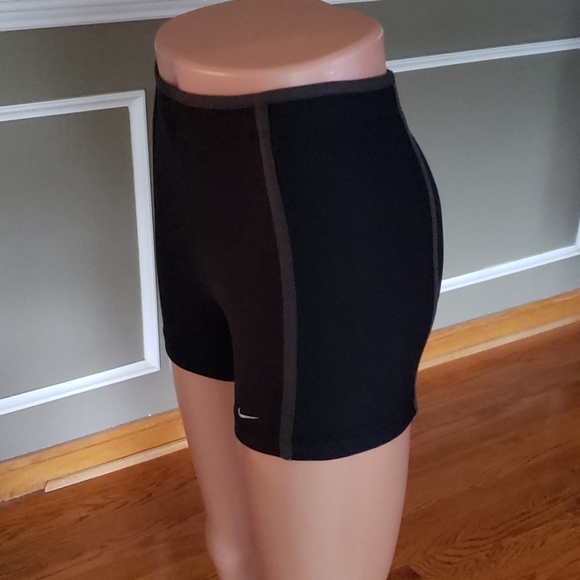 Nike Shorts - Picture 7 of 10